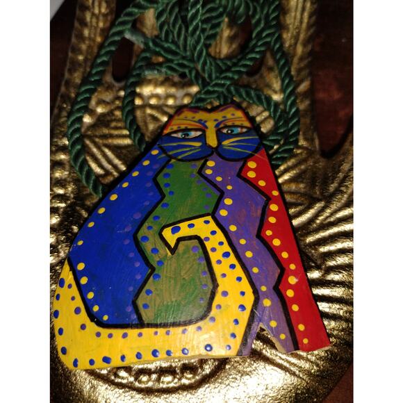 nobrand Jewelry - Hand-Painted Cat Pendant Signed Nina – Coconut Shell Artisan Jewelry